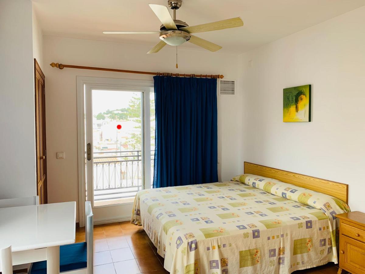 Apartamentos Ebusus Santa Eularia des Riu Luaran gambar