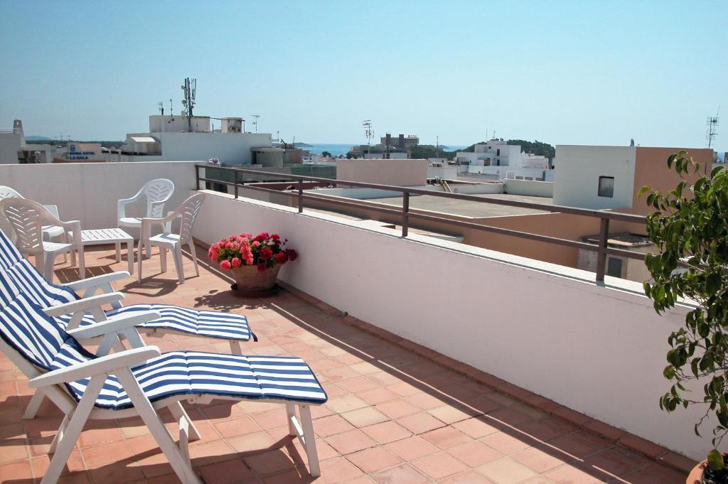 Apartamentos Ebusus Santa Eularia des Riu Bilik gambar