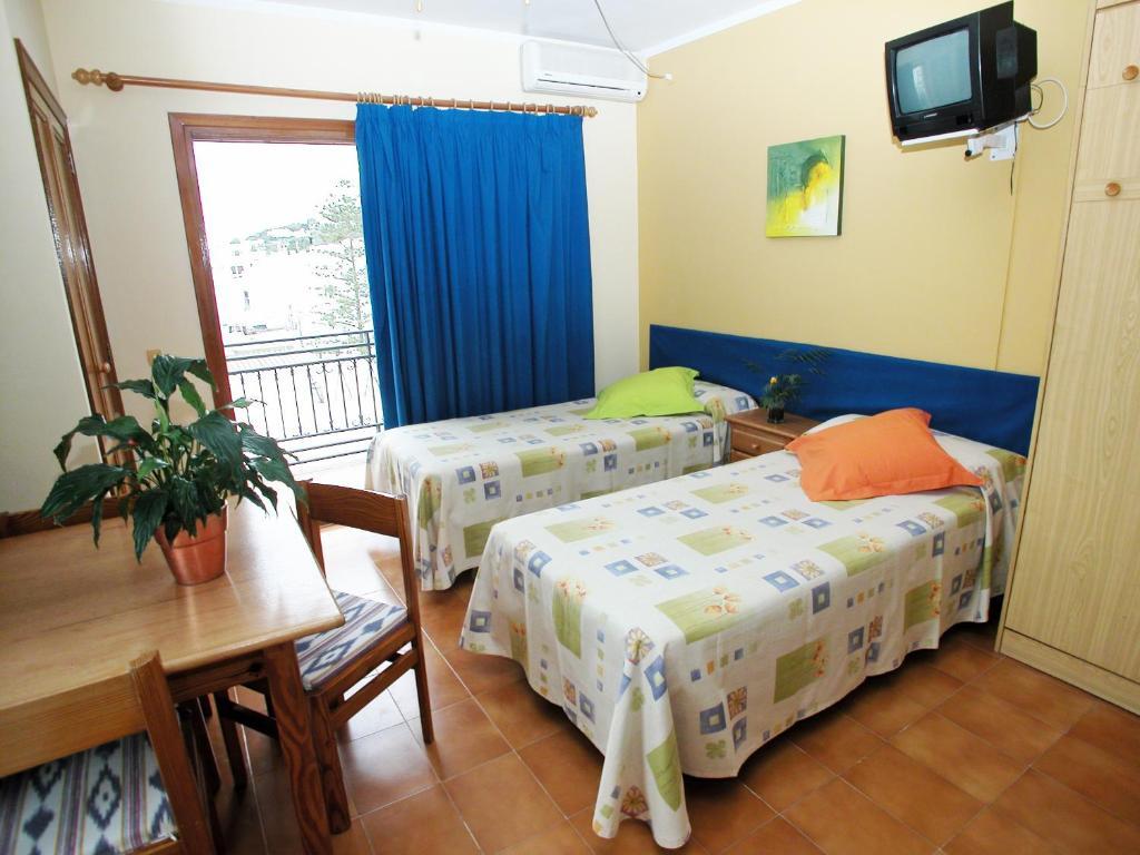 Apartamentos Ebusus Santa Eularia des Riu Bilik gambar